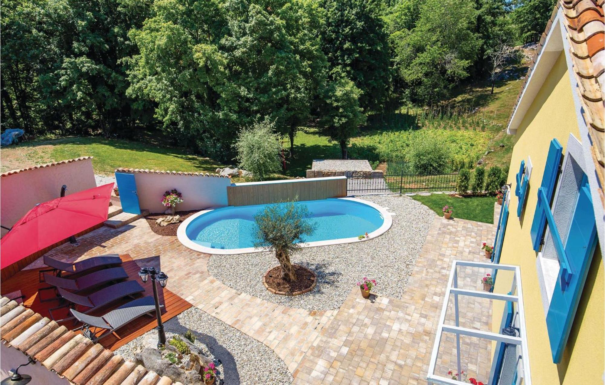 Stunning Home In Jurdani With Wifi Mucici Exterior foto